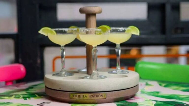 British hideaway bar named best in the world